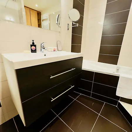 New! Face A La Plage De Pontaillac Apartment *
